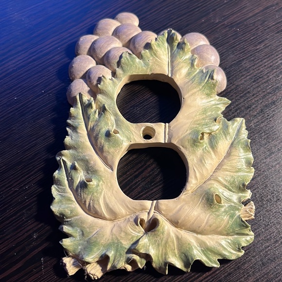 COPY - 3D Vicki Lane ivy vine grape decorative wall double outlet plate - Picture 2 of 5